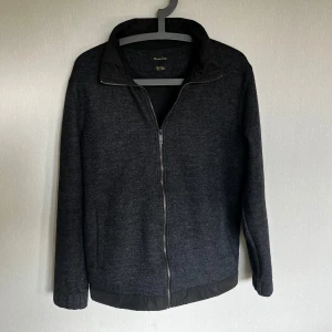 Massimo dutti cardigan - Fet Massimo dutti cardigan i storlek S, inga defekter skick 9/10.