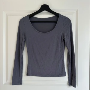 3 bas plagg - 3st bas plagg som aldrig använts tror alla är ifrån lager 157 i storlek S. Säljer alla 3 tillsammans för 120kr.