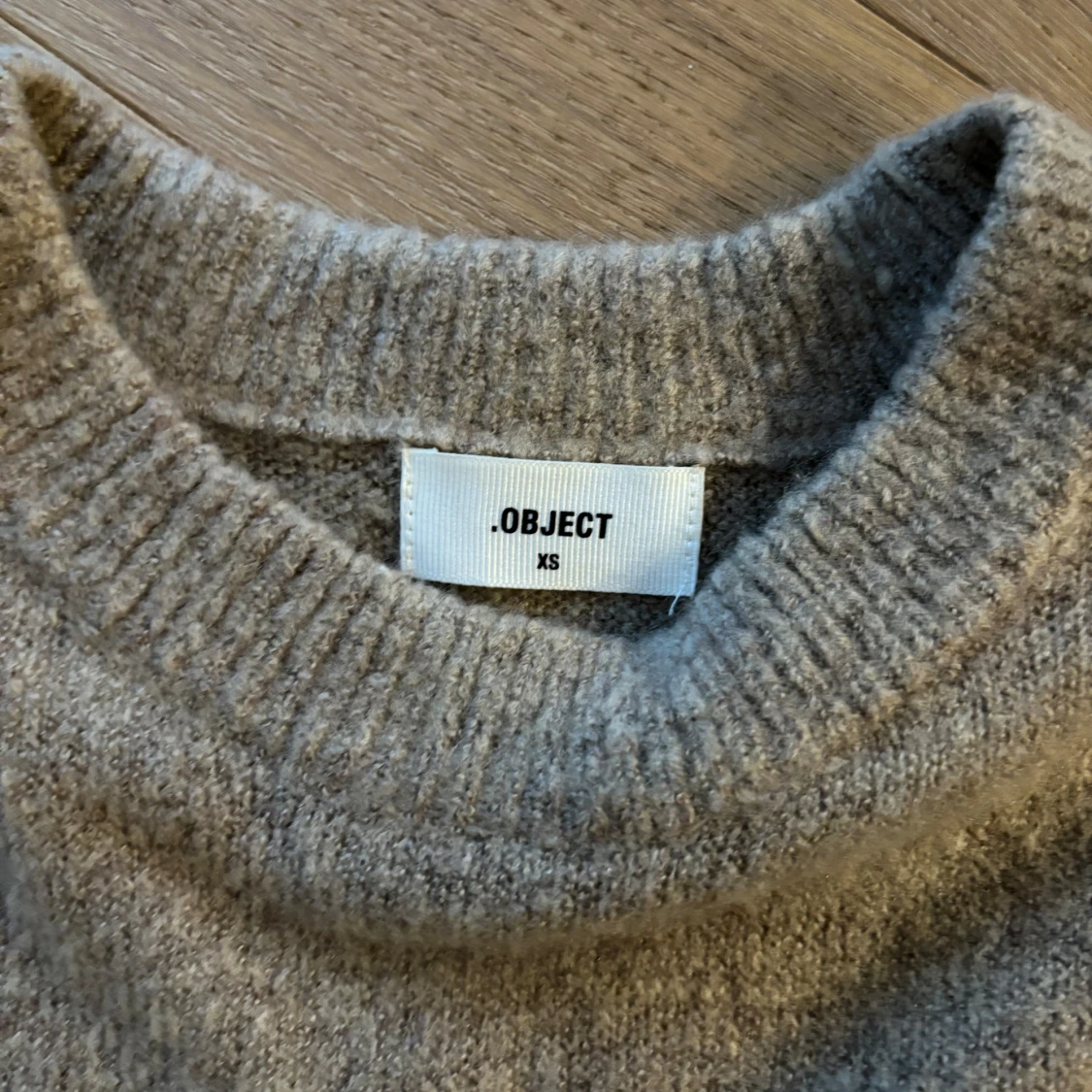 Stickad långärmad klänning - 91