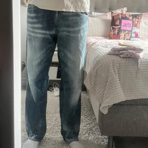 Jeans från Energie  - Säljer jeansen då de är lite för stora för mig. Storlek 40 | 34 i bra skick.