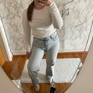 Straight Leg Jeans - Lämplig för personer upp till 155 cm långa. Hög midja