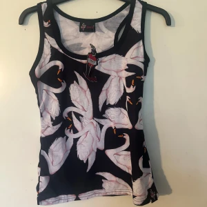 Linne fr Insanity S/M - Linne helt nytt fr Insanity. Storlek S/M. Lite stretchiga.