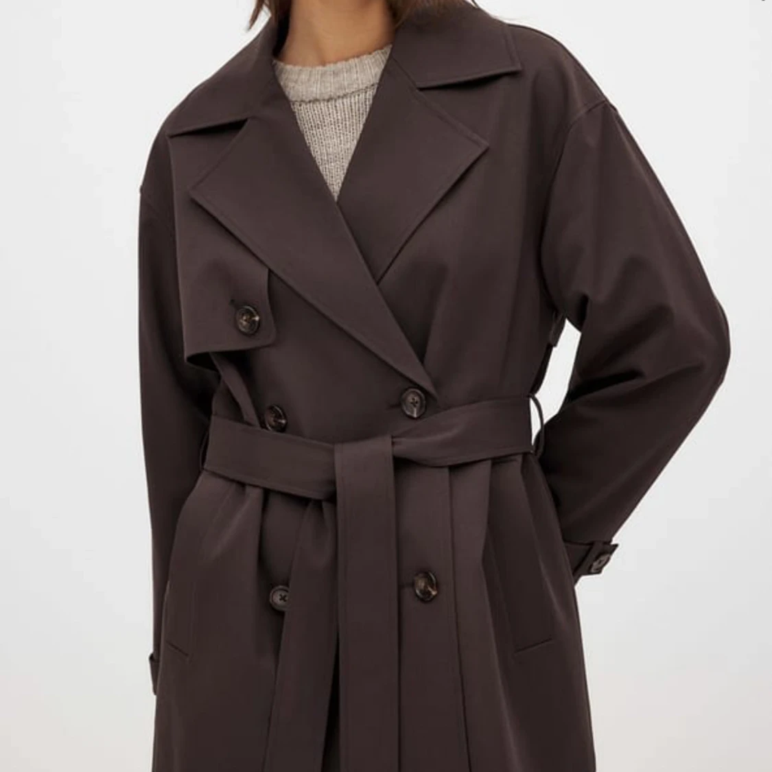 Mörkbrun trenchcoat med bälte