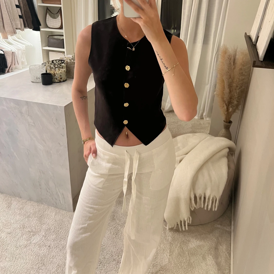 Brun väst med guldknappar från H&M - 2