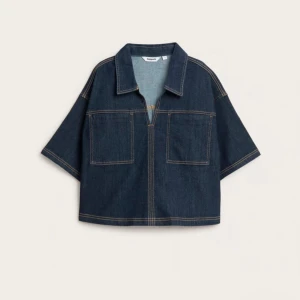 Jeans topp  - Jättefin jeans topp från Kappahl! Använd ca 5 gånger. Nypris: 500kr❣️❣️Passar mig som oftast har S i toppar 