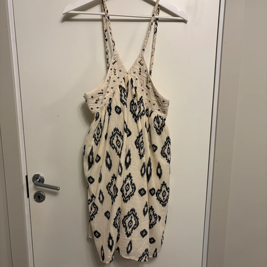 Mönstrad sommarklänning från ZARA