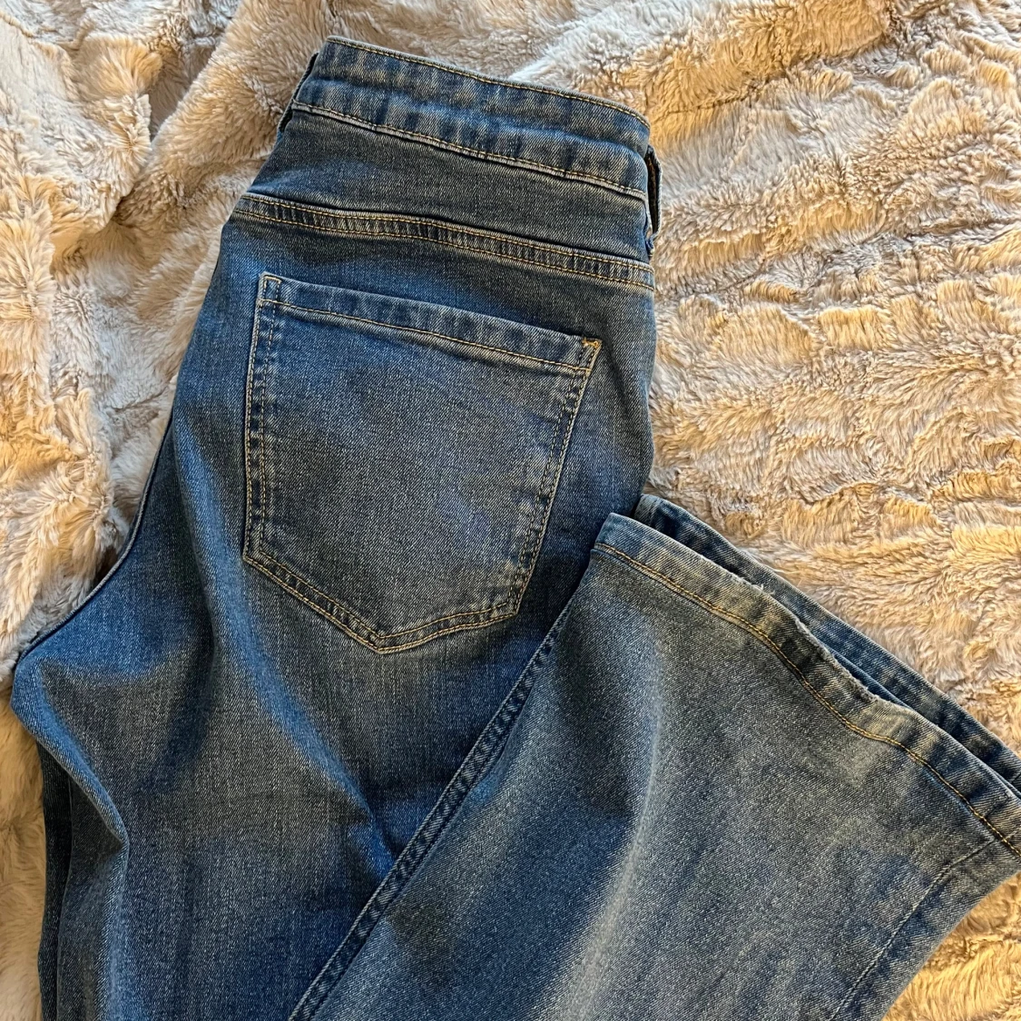 Blå bootcut jeans - 1