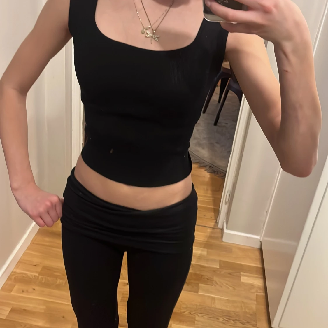 Svart ribbad linnetopp