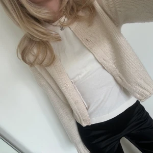 Kofta i ullblandning  - Superfin kofta från zara i ullblandning😍