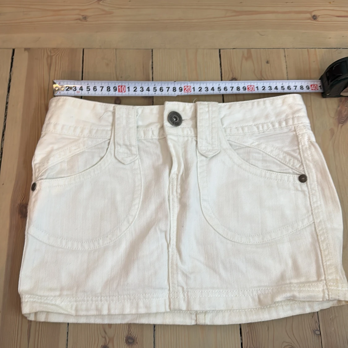 Vit jeanskjol med fickor - 1