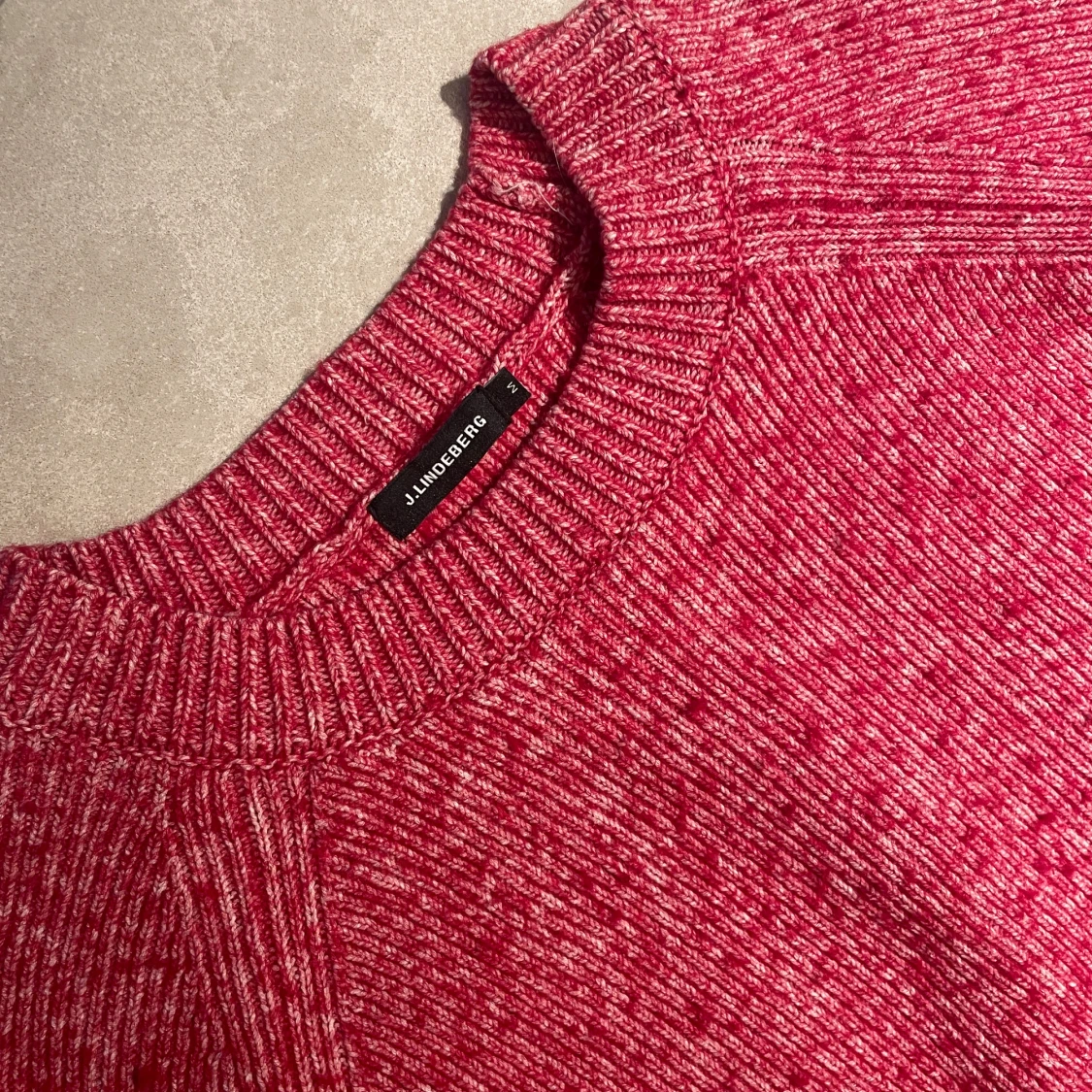 Röd stickad tröja J.Lindeberg M - 3