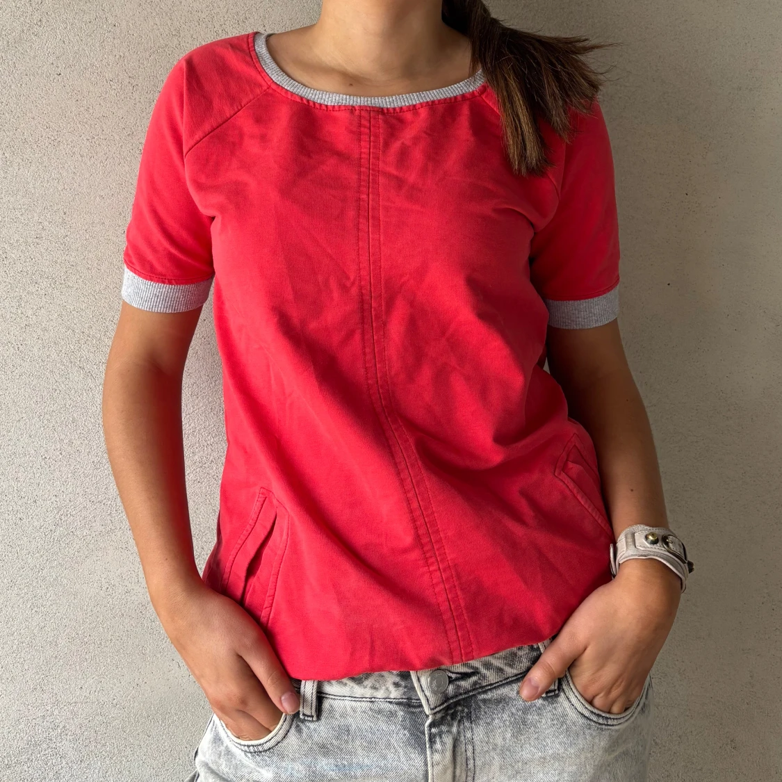 Röd kortärmad topp
