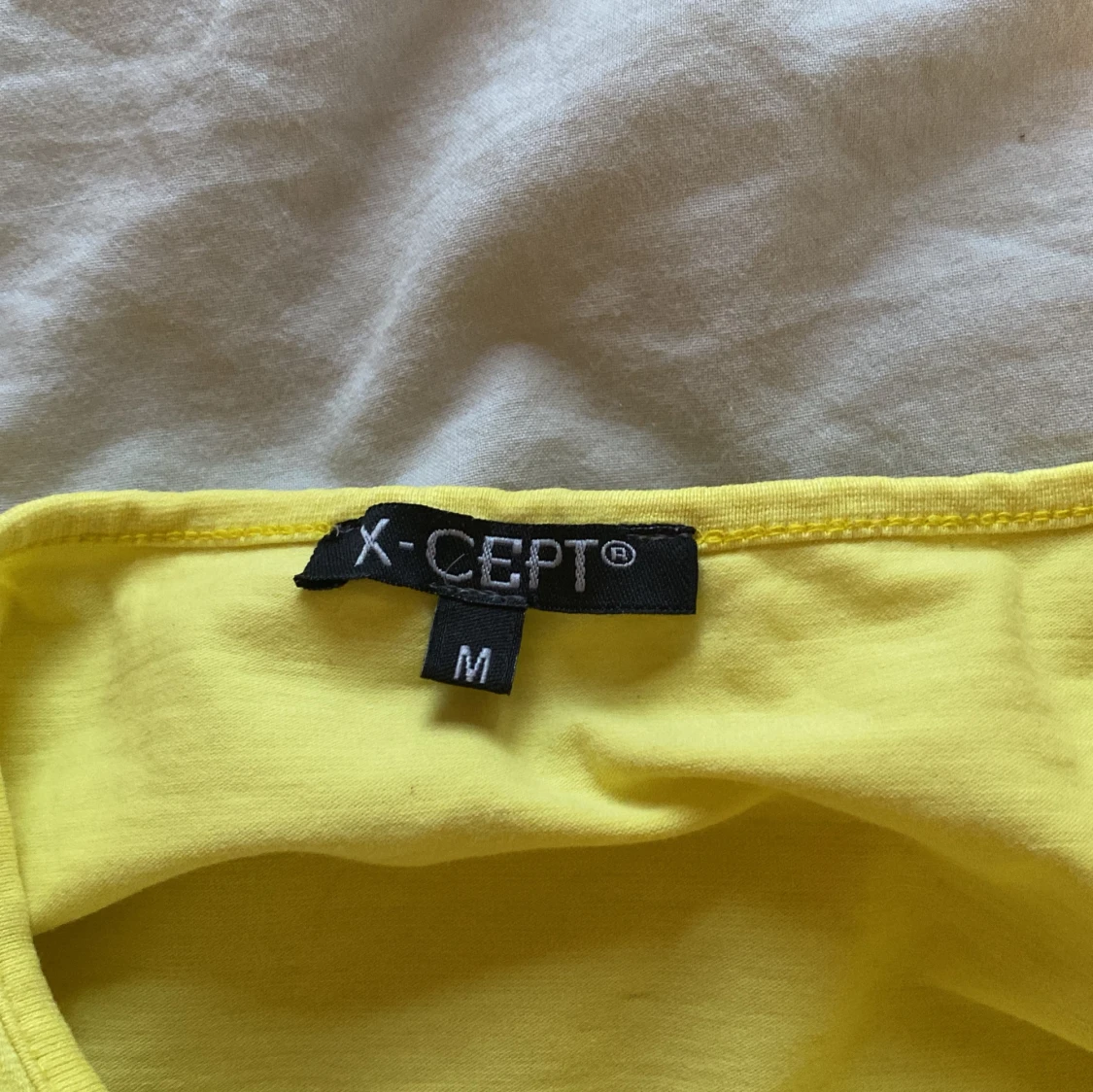 Gul och beige t-shirt från X-Cept - 2