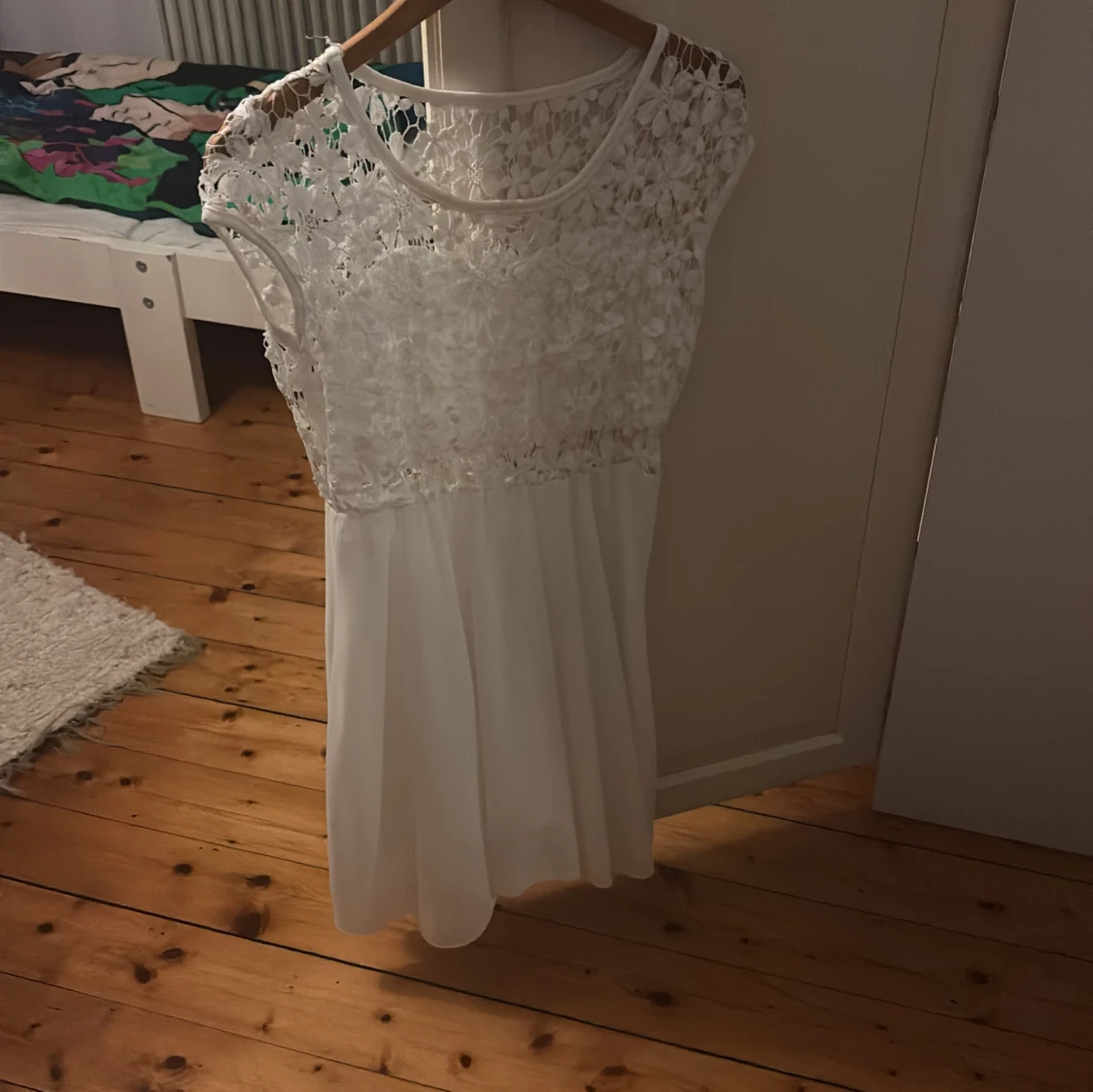 En balklänning och en skolavslutningsklänning  - 2