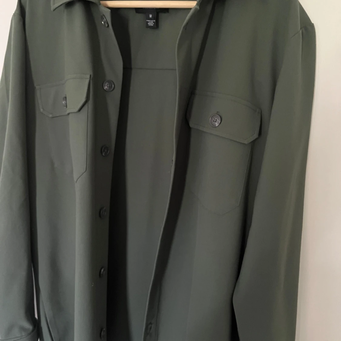 Olivgrön overshirt från Matinique - 2