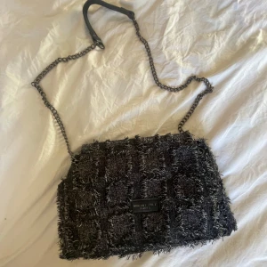 Svart axelväska från SHEIN  - Aldrig använd, väska från SHEIN 