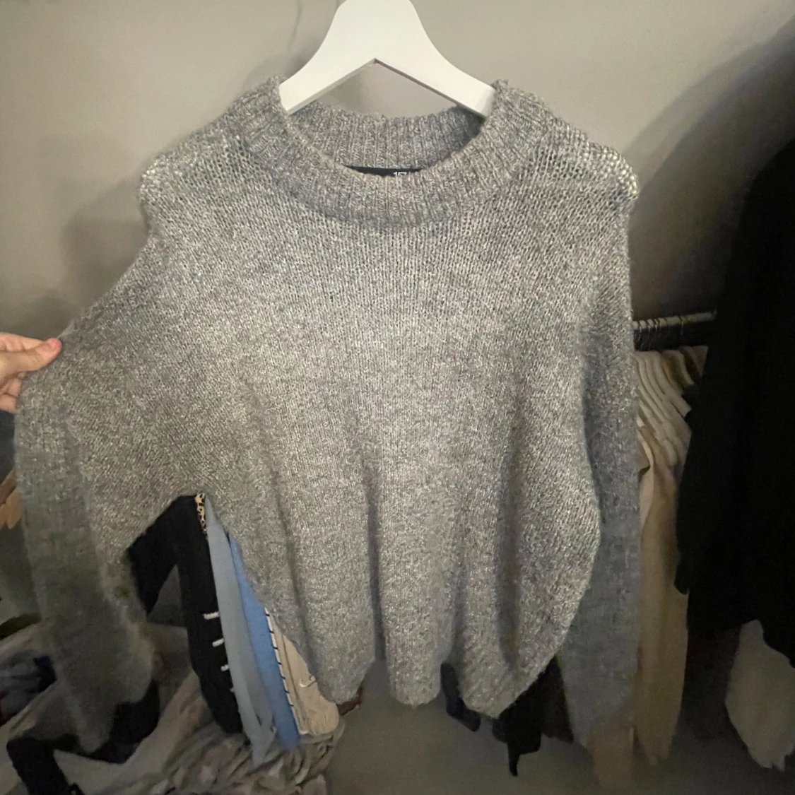 Grå stickad tröja från 157