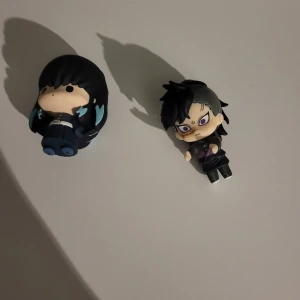 Demon slayer figurer - Helt oskadade, säljer dem som ett par. Skriv till mig om ni har några frågor!  :)