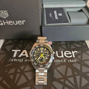 Tag Heuer Formula one - Nyskick. Fullsett. Kan mötas upp i bevakat område. Sök upp serinummer för mer info - annars, hör av er för mer frågor. Mvh