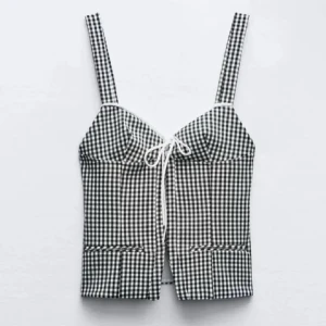 Zara populär rutig topp korsett💋💋 - Storlek s! Använd max 2 gånger💞 så den är i superbra skick! Den är slutsåld överallt 