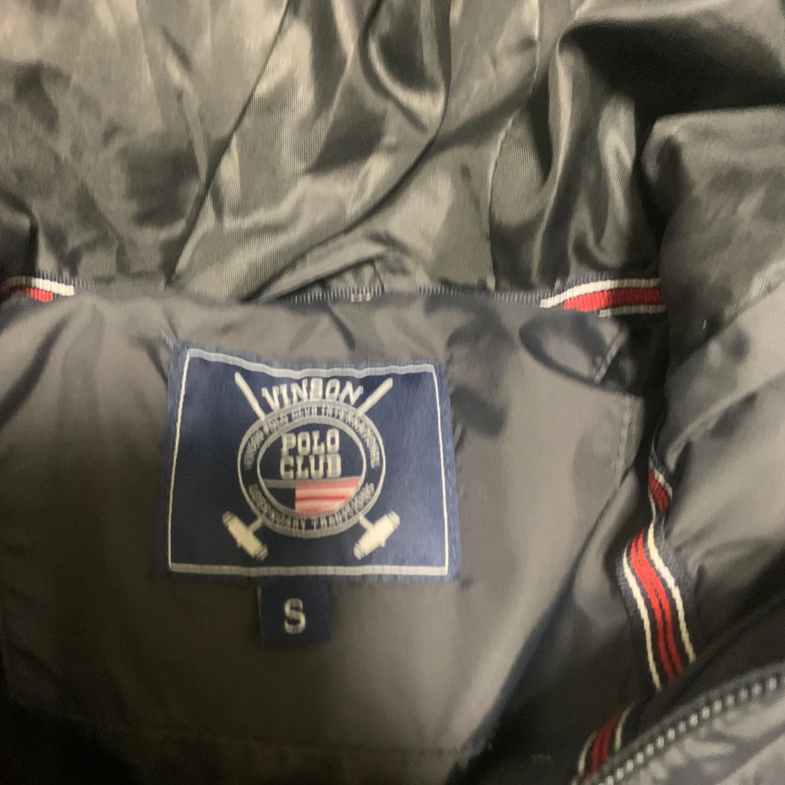 Svart dunjacka från Vinson Polo Club - 2