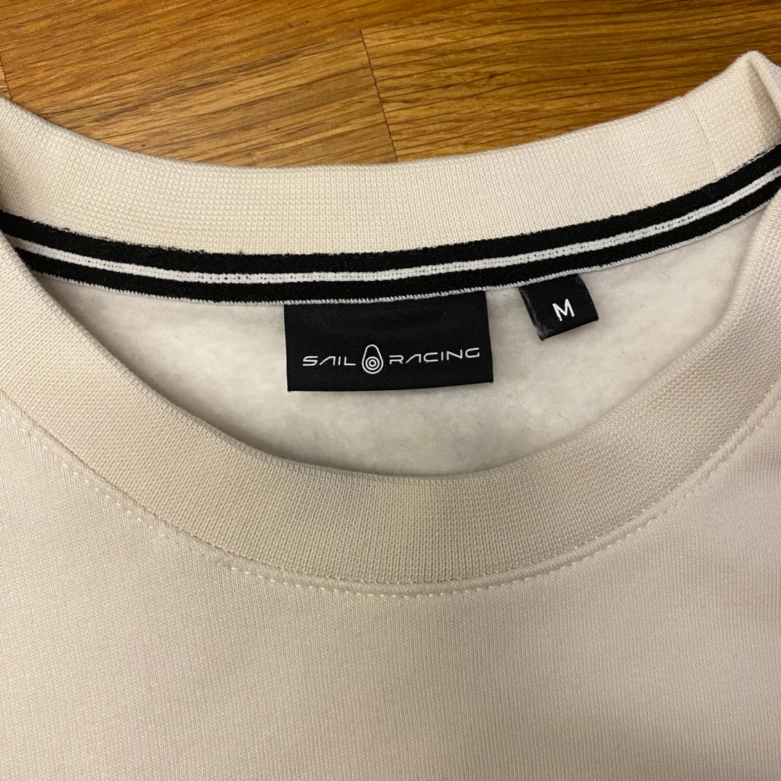 Vit sweatshirt från Sail Racing - 3