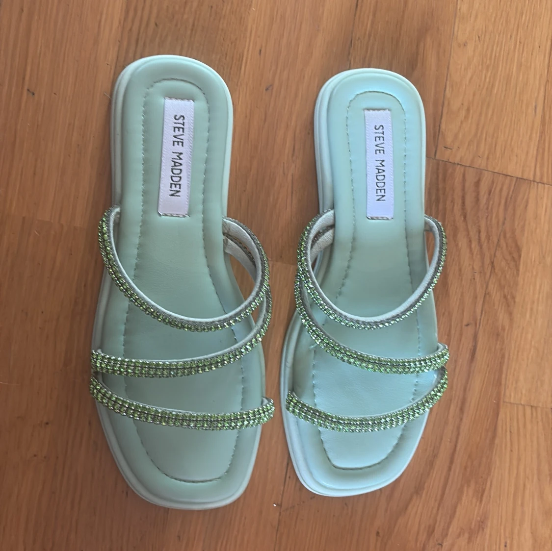 Mintgröna sandaler från Steve Madden