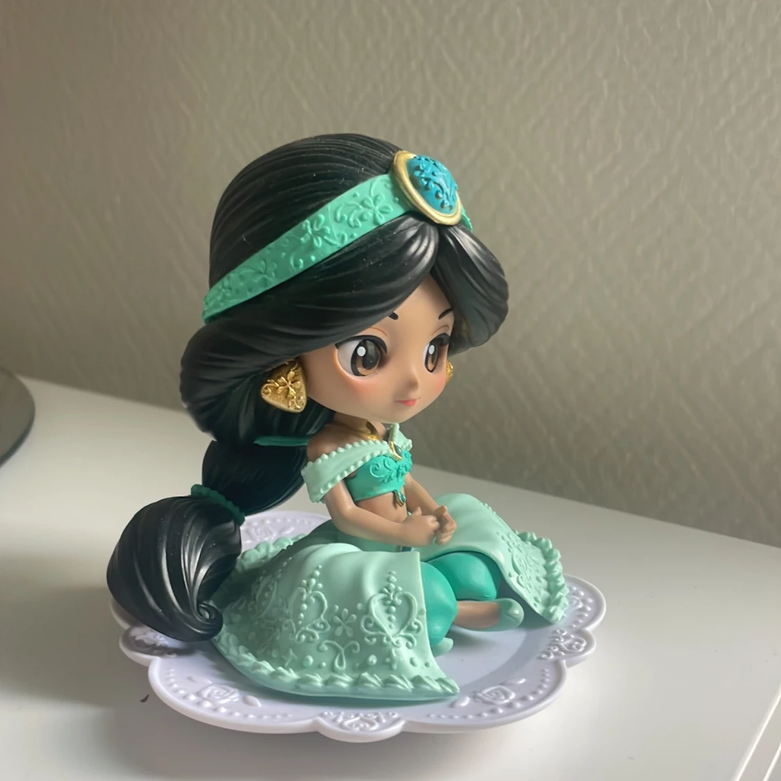 Mintgrön prinsessklänning med detaljer - 3