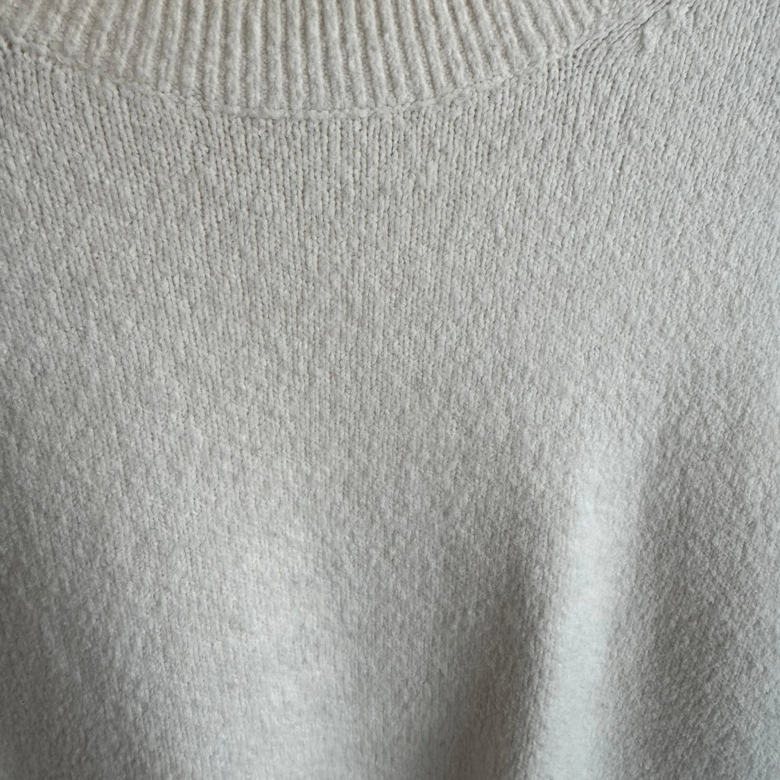 Vit stickad tröja - 2