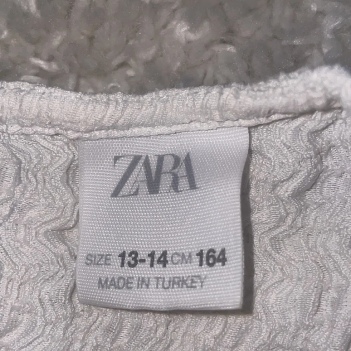 Vit blus med spetskant från Zara - 2