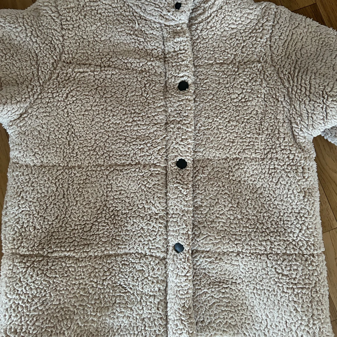 Beige teddyjacka från Boohoo - 1