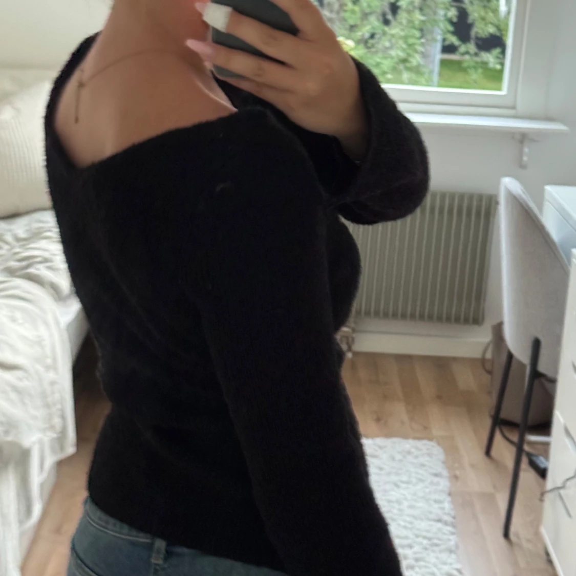 Svart stickad långärmad tröja - 1