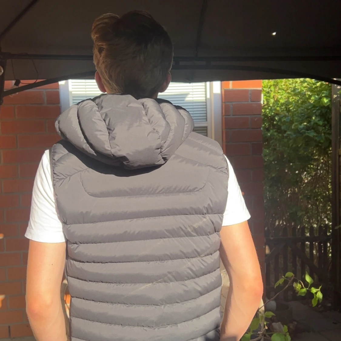 Svart dunväst Sail Racing med huva - 1