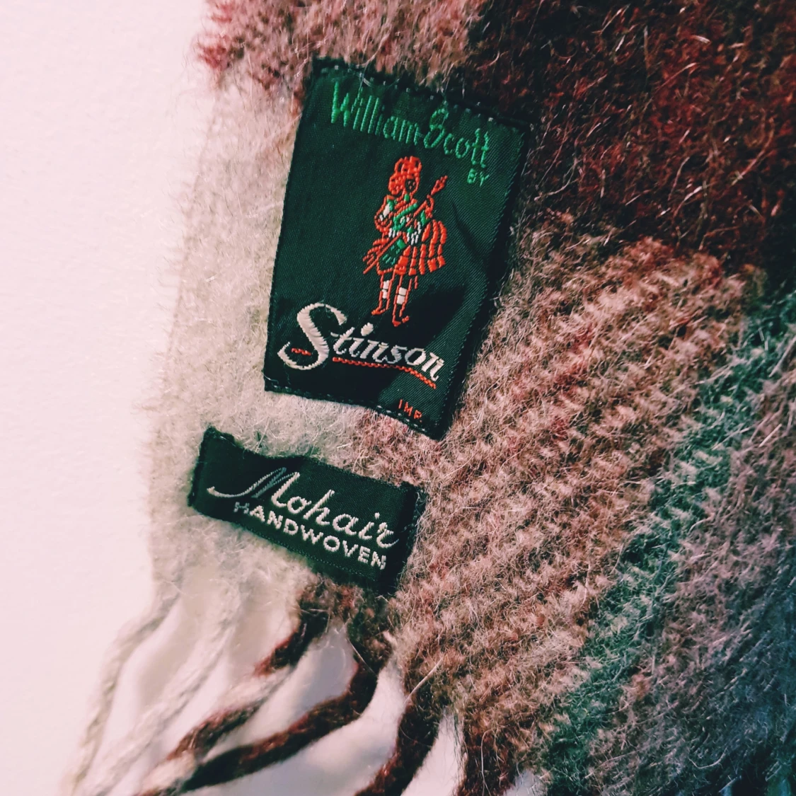 Rutig mohairhalsduk från william scottstinson  - 2