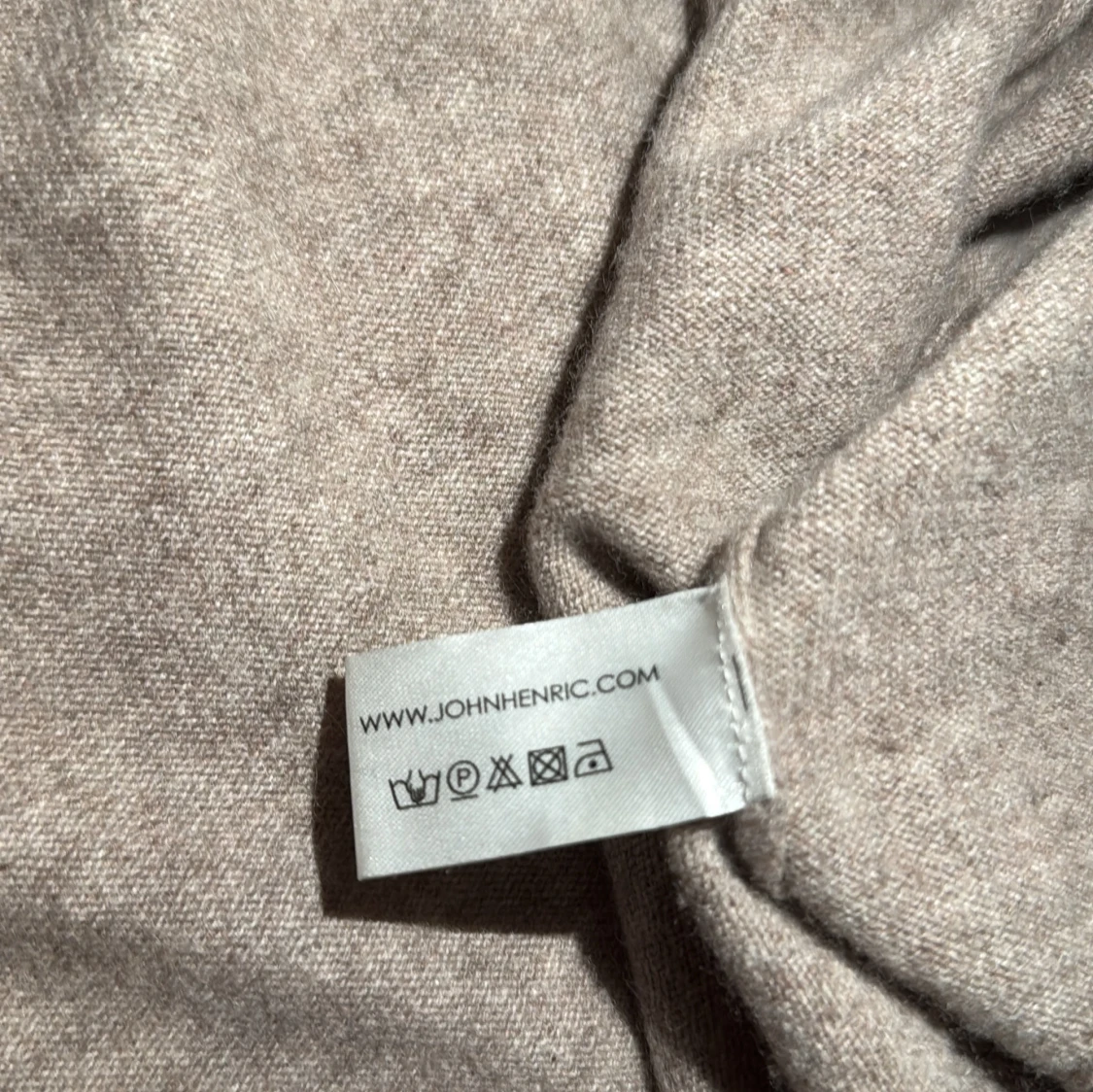 Beige kashmirhoodie från John Henric - 2