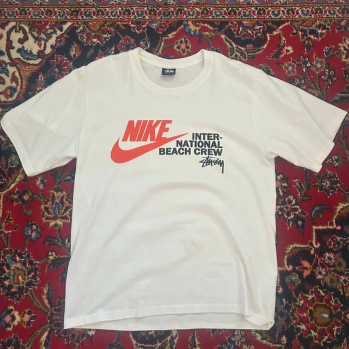 Vit Stüssy x Nike t-shirt L