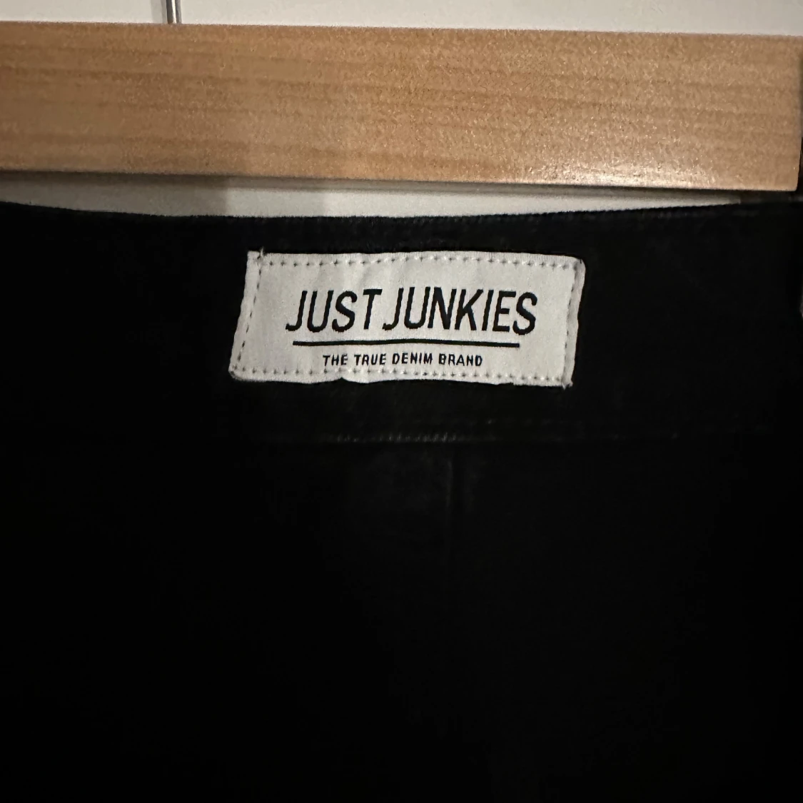 Svarta wide jeans från Just Junkies - 2