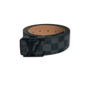 Lv bälte - Helt ny lv bälte. Aldrig använd. Fraktar inom 24 timmar. Bästa kvaliten ute på marknaden. Pris kan diskuteras vid snabb köp. storlek 110cm
