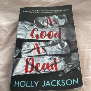 As Good As Dead - En spännande thriller om Pip Fitz-Amobi som dras in i ett nytt mysterium när en stalker hotar hennes liv. Kopplingar till en seriemördare och polisen som inte agerar gör att spänningen stiger. Perfekt för dig som gillar nervkittlande berättelser och deckare!
