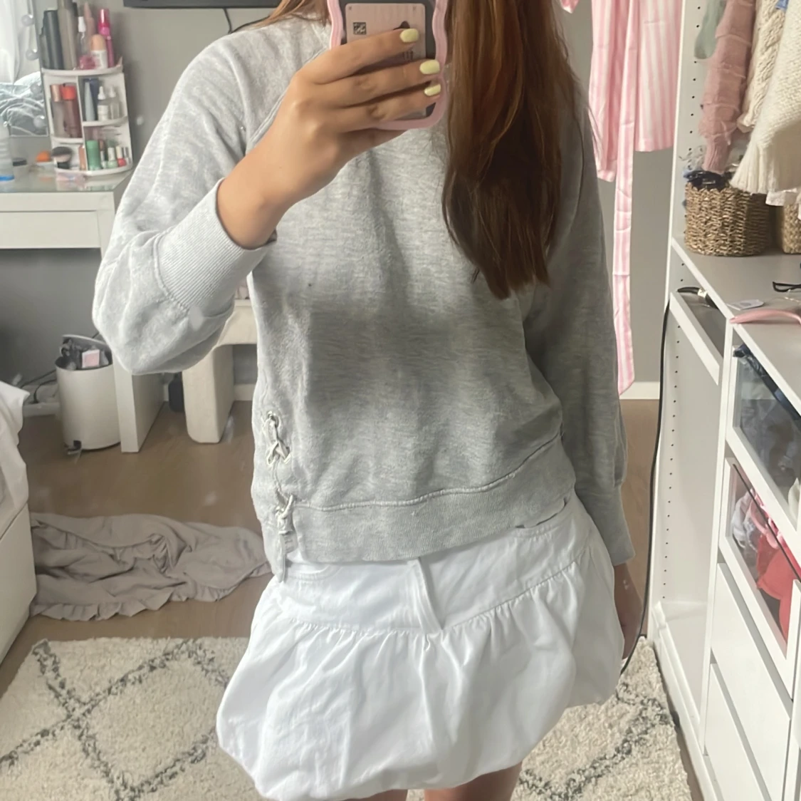 Grå sweatshirt med knytningar Zara