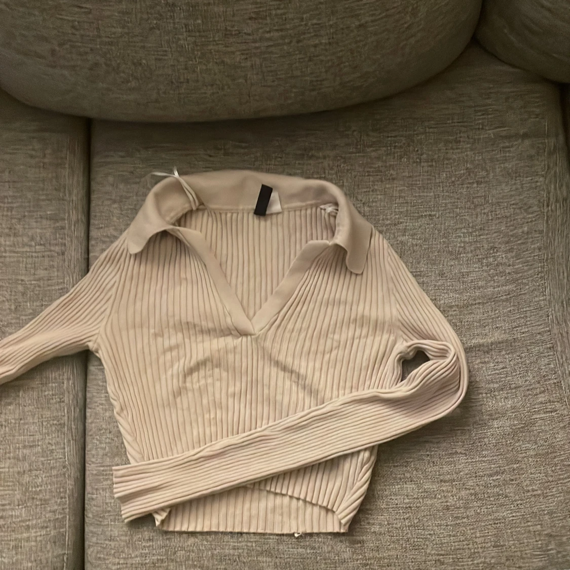 Beige ribbad långärmad tröja XS