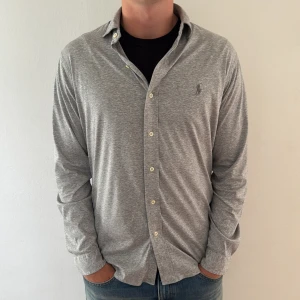Ralph Lauren Skjorta - - Condition: 10/10 - Color: Gray - Size: M - Retail price: 1749 SEK