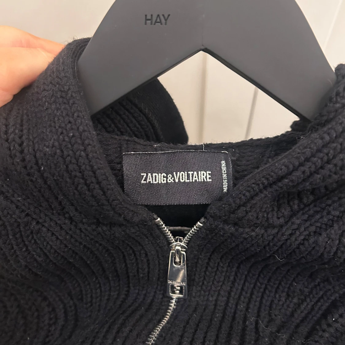 Svart stickad hoodie från Zadig & Voltaire - 2