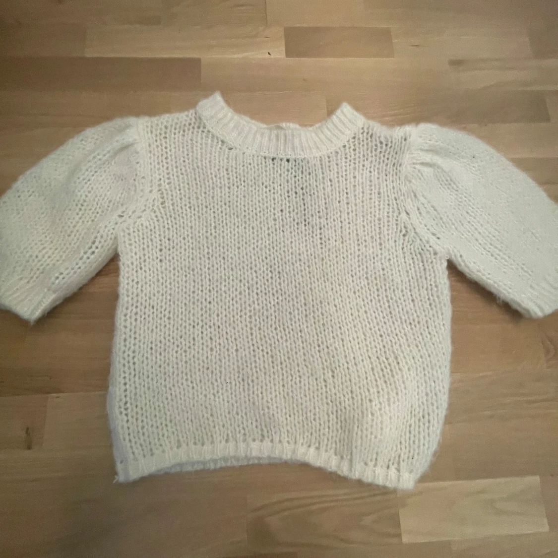 Vit stickad tröja! - 2