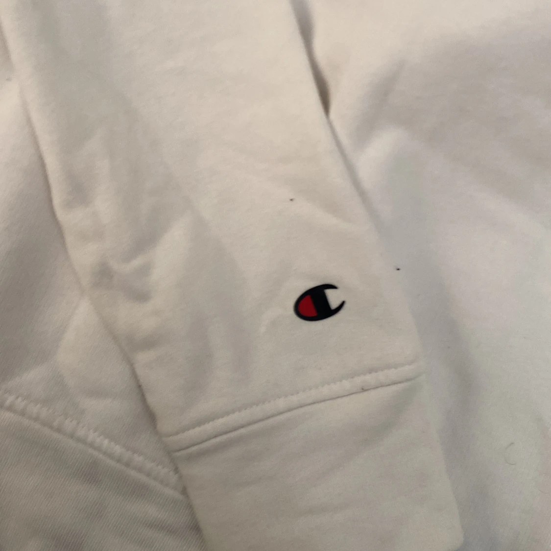 Vit hoodie från Champion med logga - 2