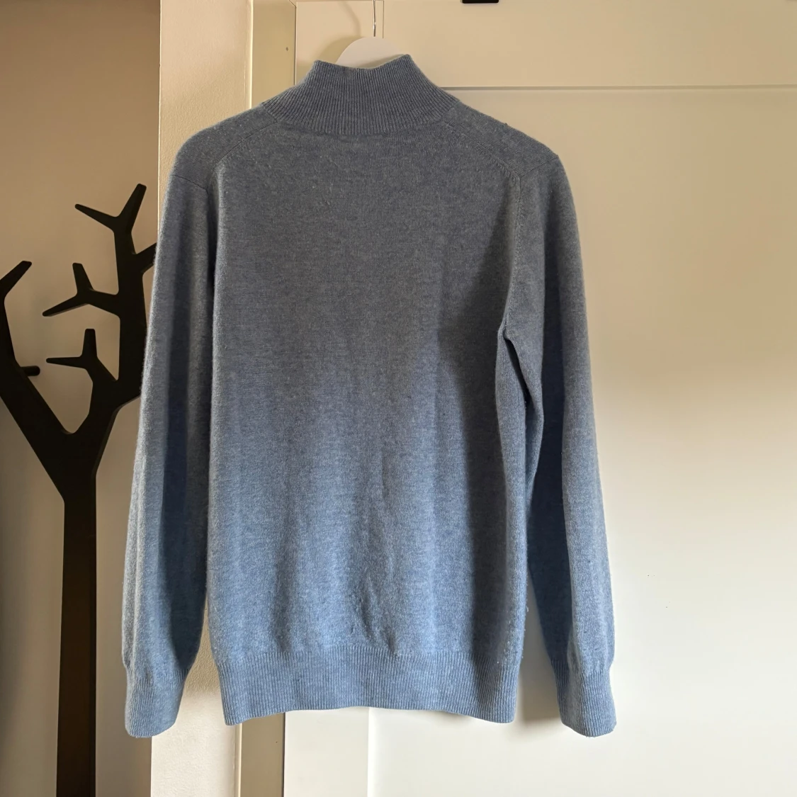 Ljusblå kashmirtröja från Soft Goat - 1