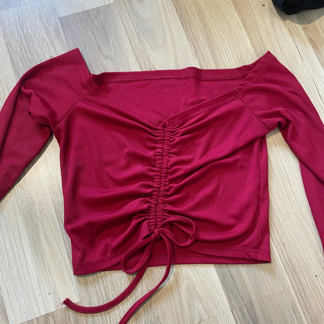 Vinröd offshoulder topp från SHEIN