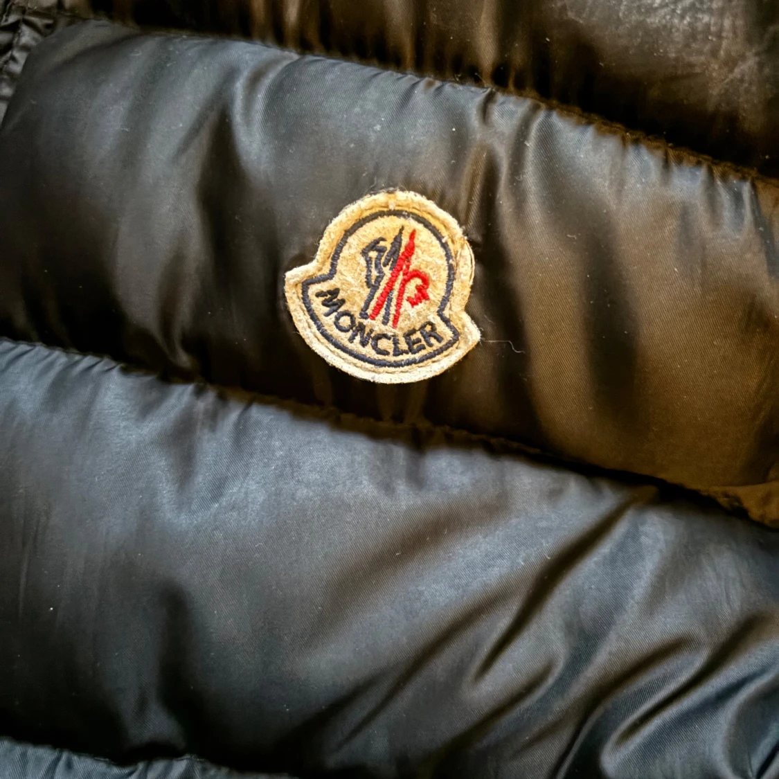 Svart dunväst från Moncler - 3