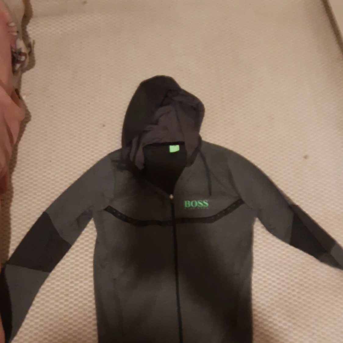 Svart hoodiejacka från Hugo Boss - 3