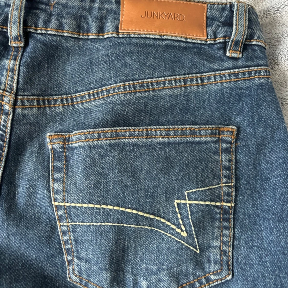 Mörkblå jeans - 91